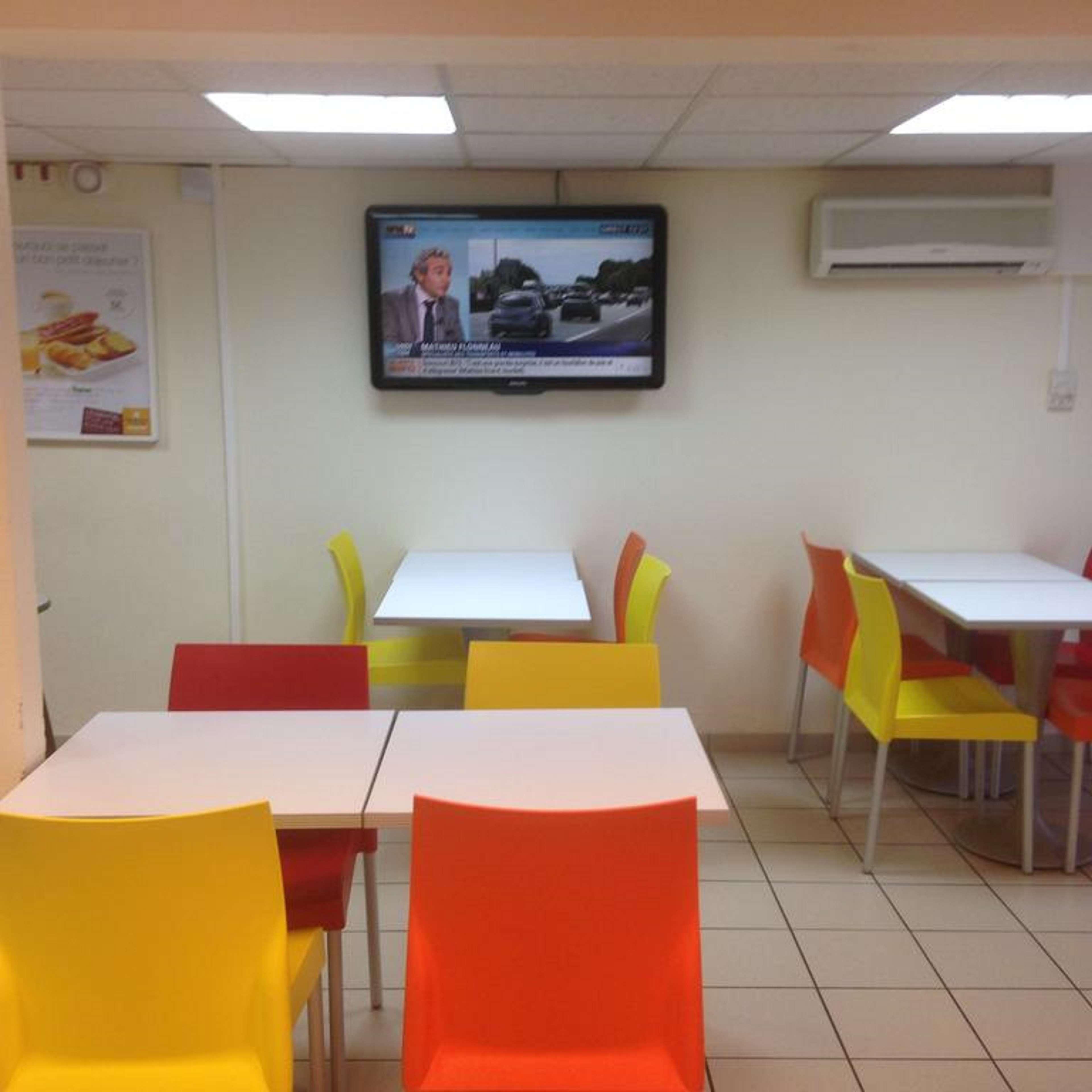 Kyriad Niort - La Creche Exterior foto